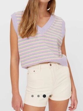 Stradivarius Cream High-Waist Mom Slim Fit Shorts | Size 10